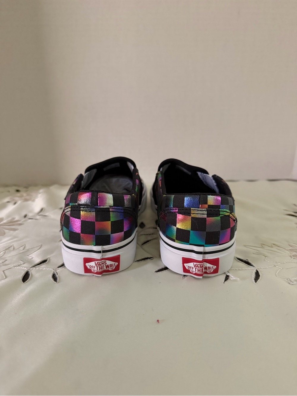 Vans Ward Black & Rainbow Iridescent Checkered Sneakers Womens Size 7.5 NIB - Picture 5 of 7